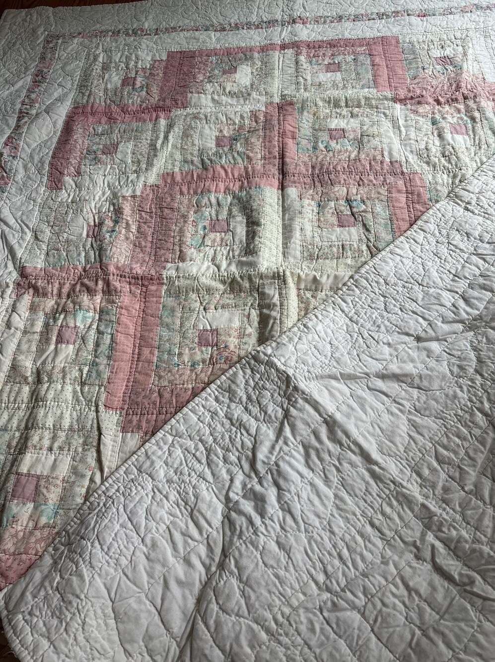 Vintage Pink Floral Patchwork Log Cabin Quilt Twin 61x80 - Picture 6 of 9